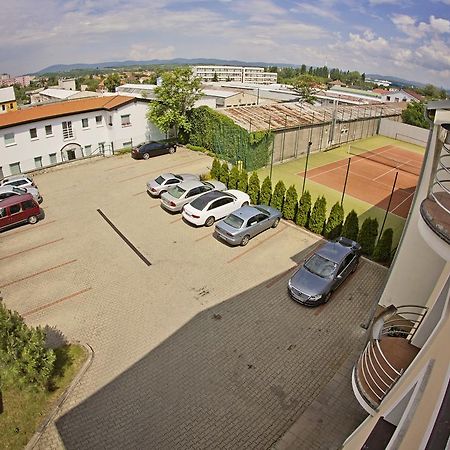 Hotel Eminent Zlaté Moravce Eksteriør billede
